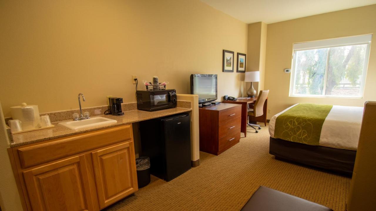 King Suite - Non-Smoking at Comfort Suites Marysville - Yuba City