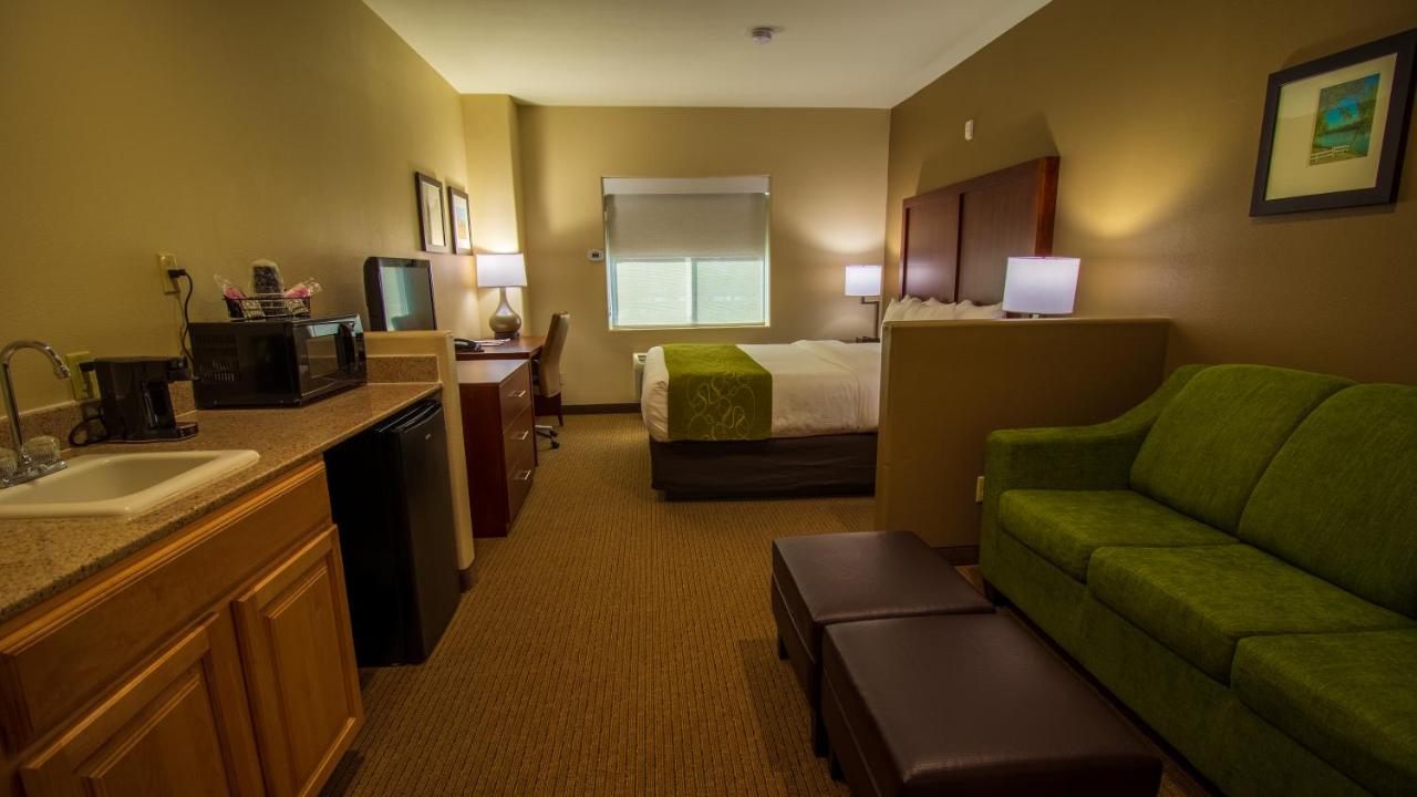 King Suite - Non-Smoking at Comfort Suites Marysville - Yuba City
