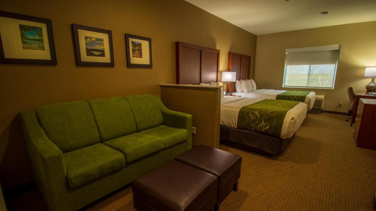 Queen Suite with Two Queen Beds - Non-Smoking at Comfort Suites Marysville - Yuba City