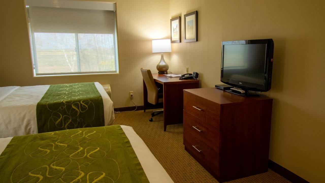 Queen Suite with Two Queen Beds - Non-Smoking at Comfort Suites Marysville - Yuba City