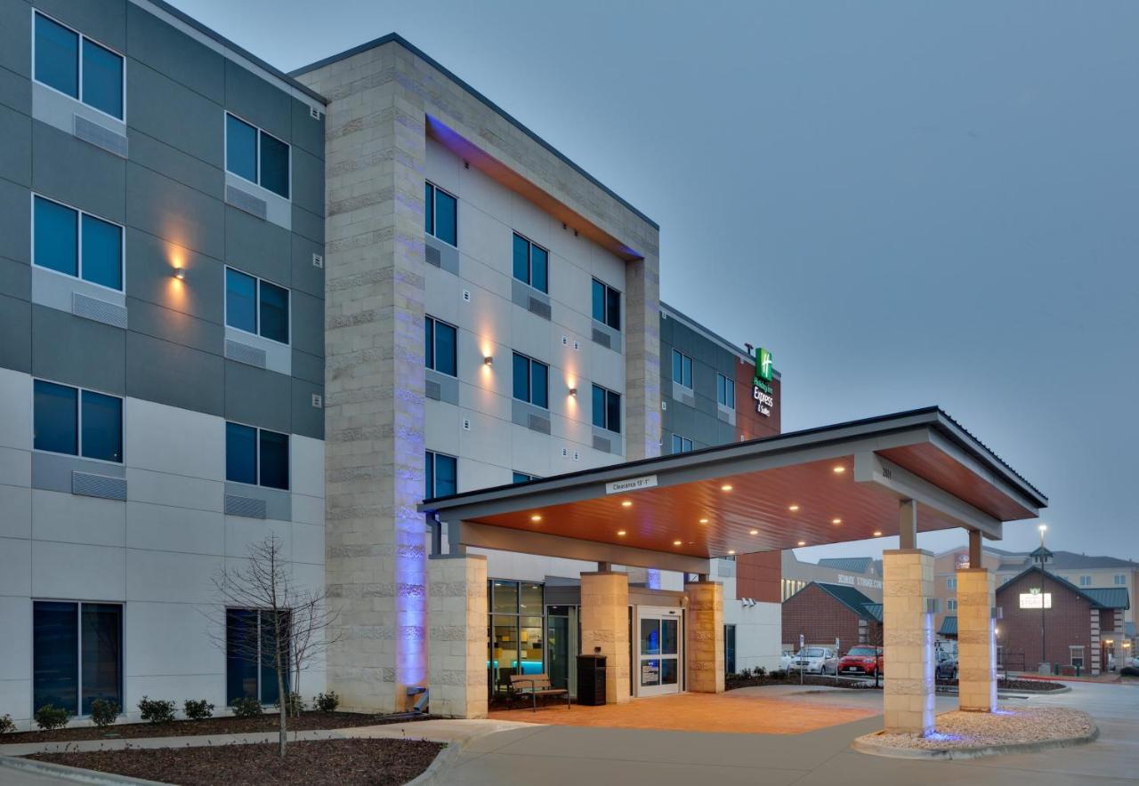  | Holiday Inn Express And Suites Plano East