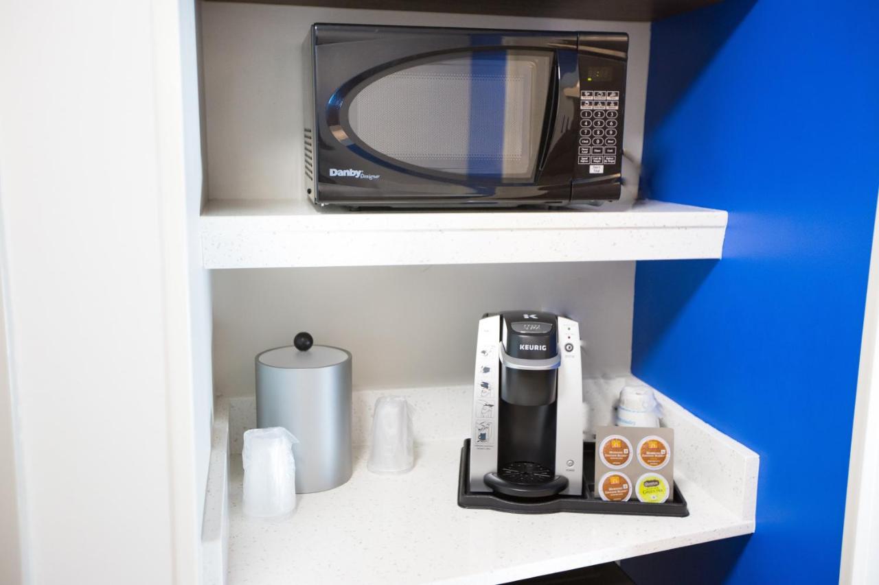 King Suite - Non-Smoking at Holiday Inn Express & Suites Greenville S- Piedmont by IHG