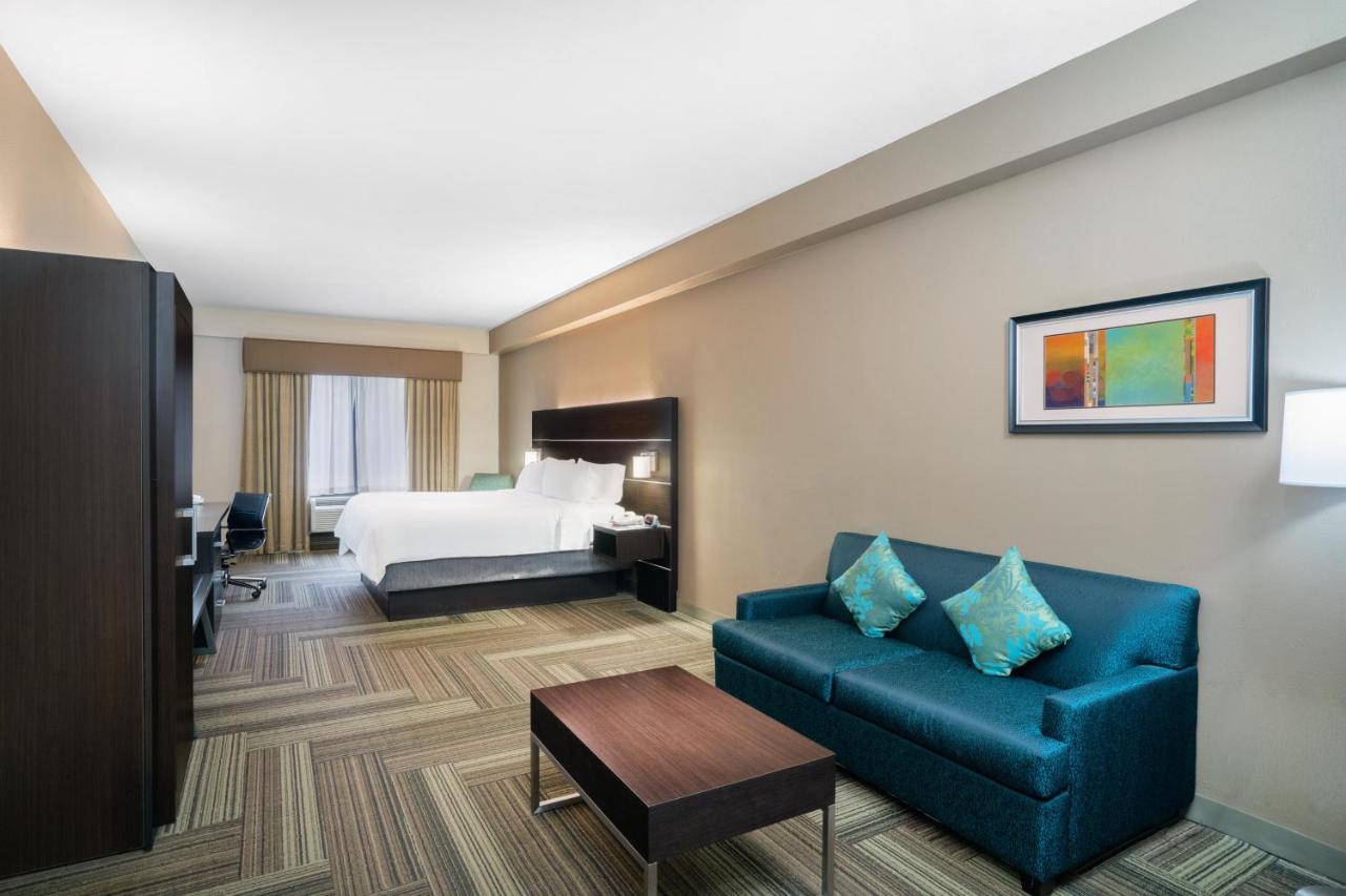 King Suite - Non-Smoking at Holiday Inn Express & Suites Ashland by IHG