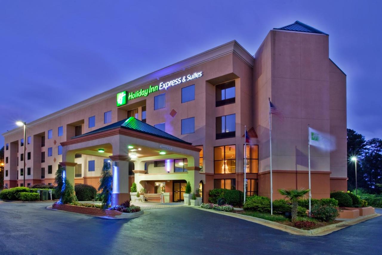  | Holiday Inn Express Hotel & Suites