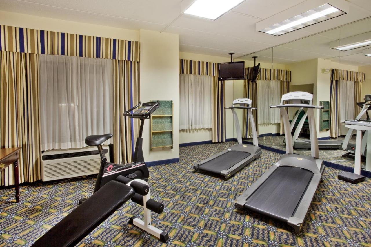  | Holiday Inn Express Hotel & Suites