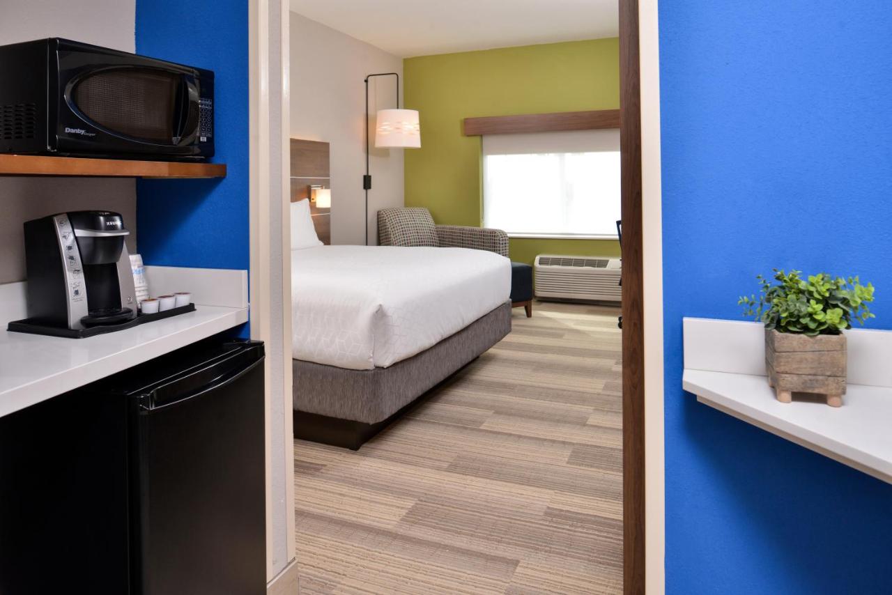 Leisure King Room - Non-Smoking at Holiday Inn Express & Suites West Melbourne by IHG