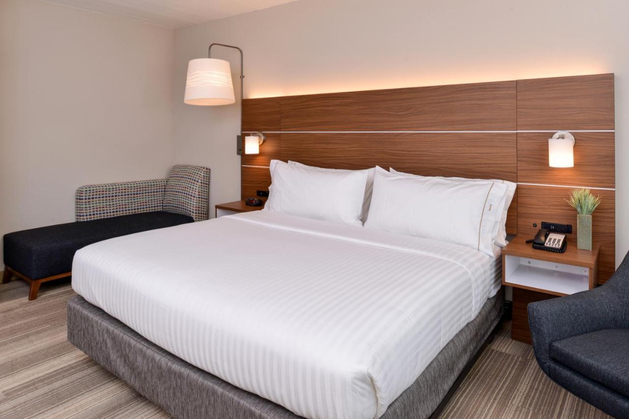 King Room - Mobility Access Tub - Non-Smoking at Holiday Inn Express & Suites West Melbourne by IHG