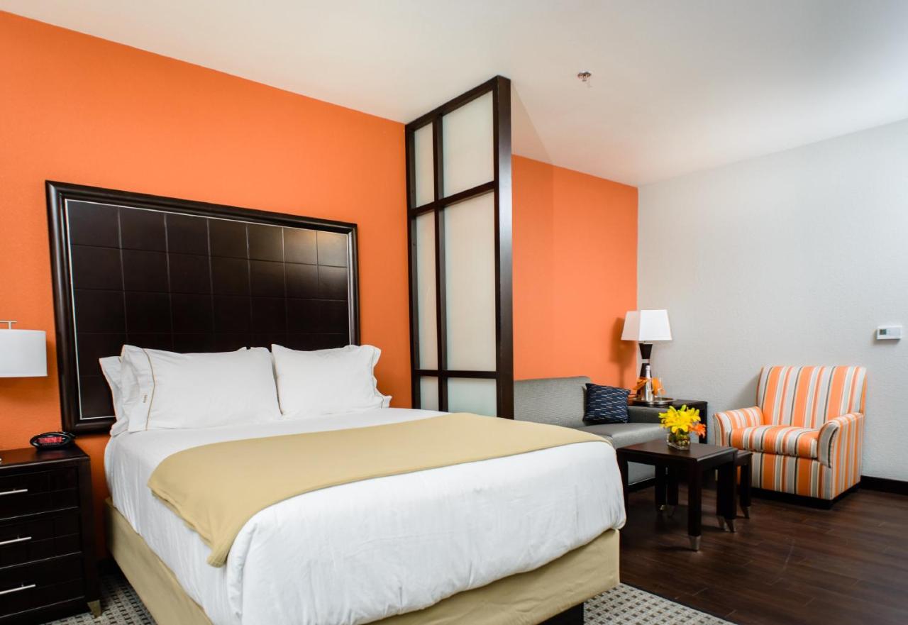 Queen Suite with Two Queen Beds - Hearing Accessible at Holiday Inn Express & Suites Austin NW - Arboretum Area by IHG