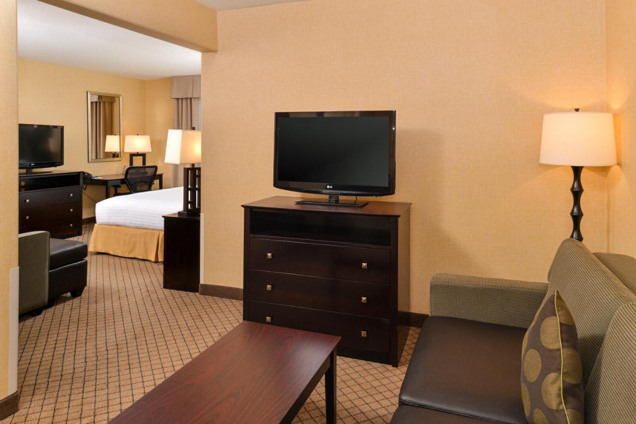 Deluxe King Suite - Non-Smoking at Holiday Inn Express Sacramento Airport Woodland by IHG