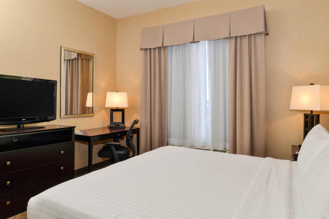 King Room at Holiday Inn Express Sacramento Airport Woodland by IHG