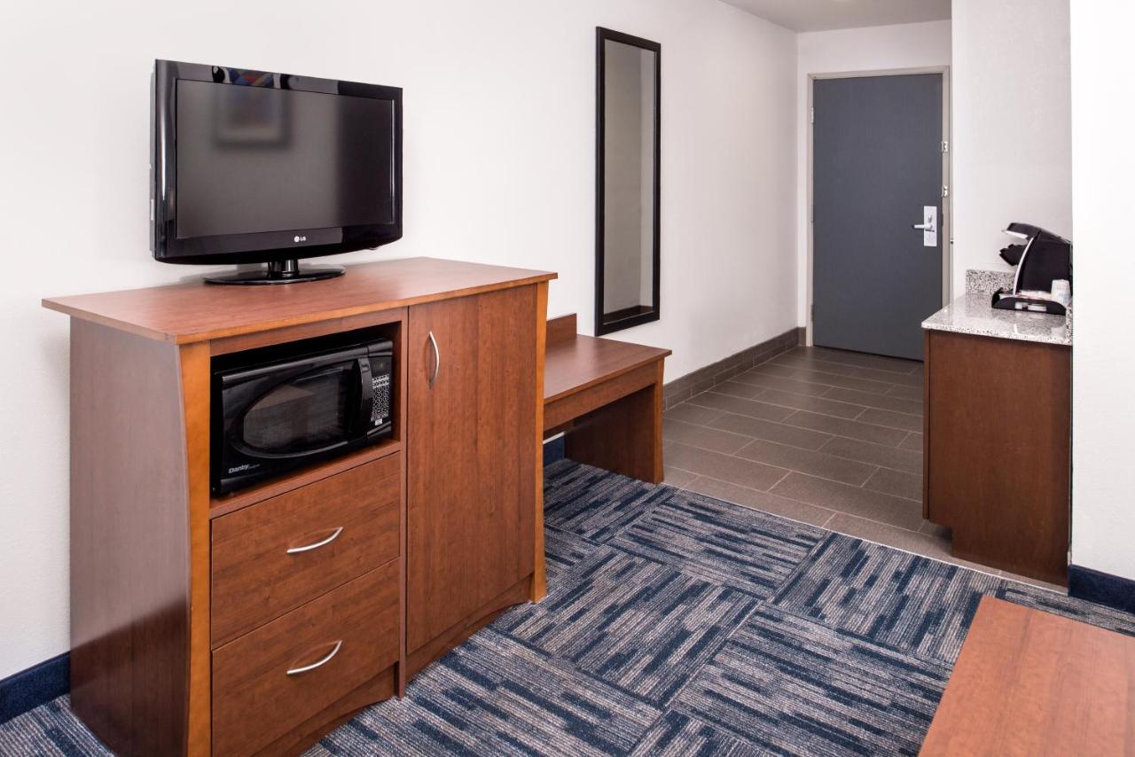 Double Room - Mobility Accessible Tub - Non-Smoking at Holiday Inn Express Hotel & Suites Alamogordo Hwy 54/70 by IHG