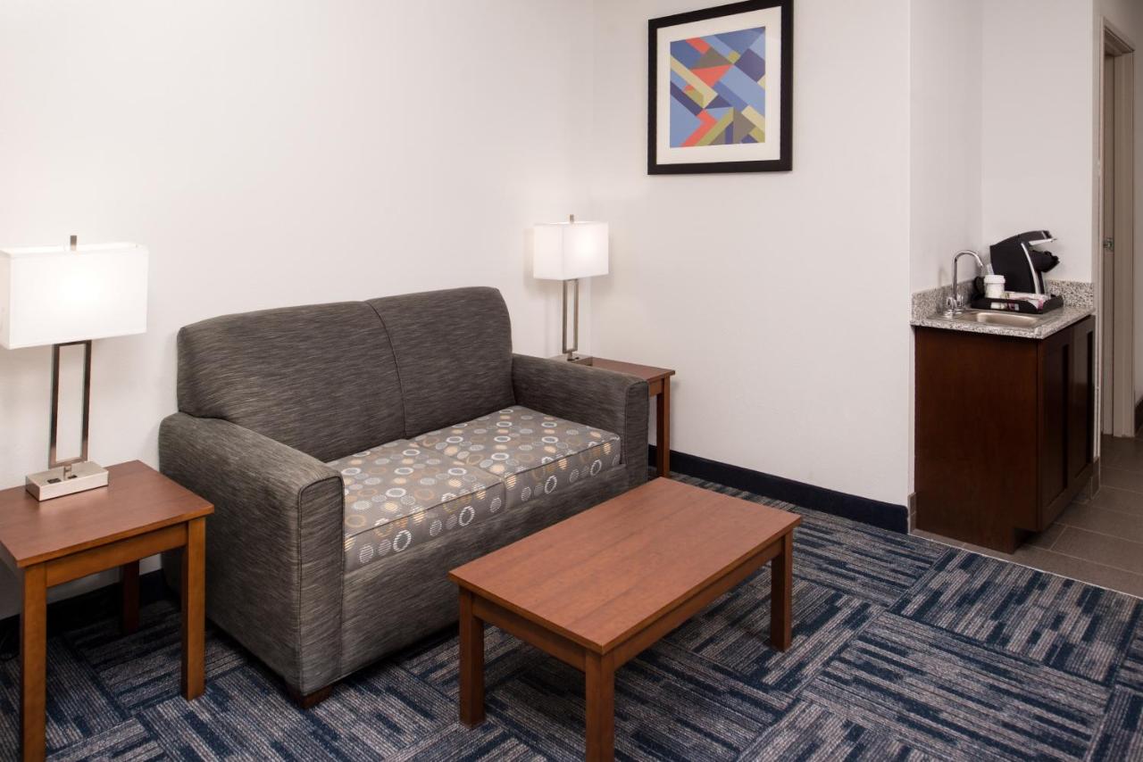 Double Room - Mobility Accessible Tub - Non-Smoking at Holiday Inn Express Hotel & Suites Alamogordo Hwy 54/70 by IHG