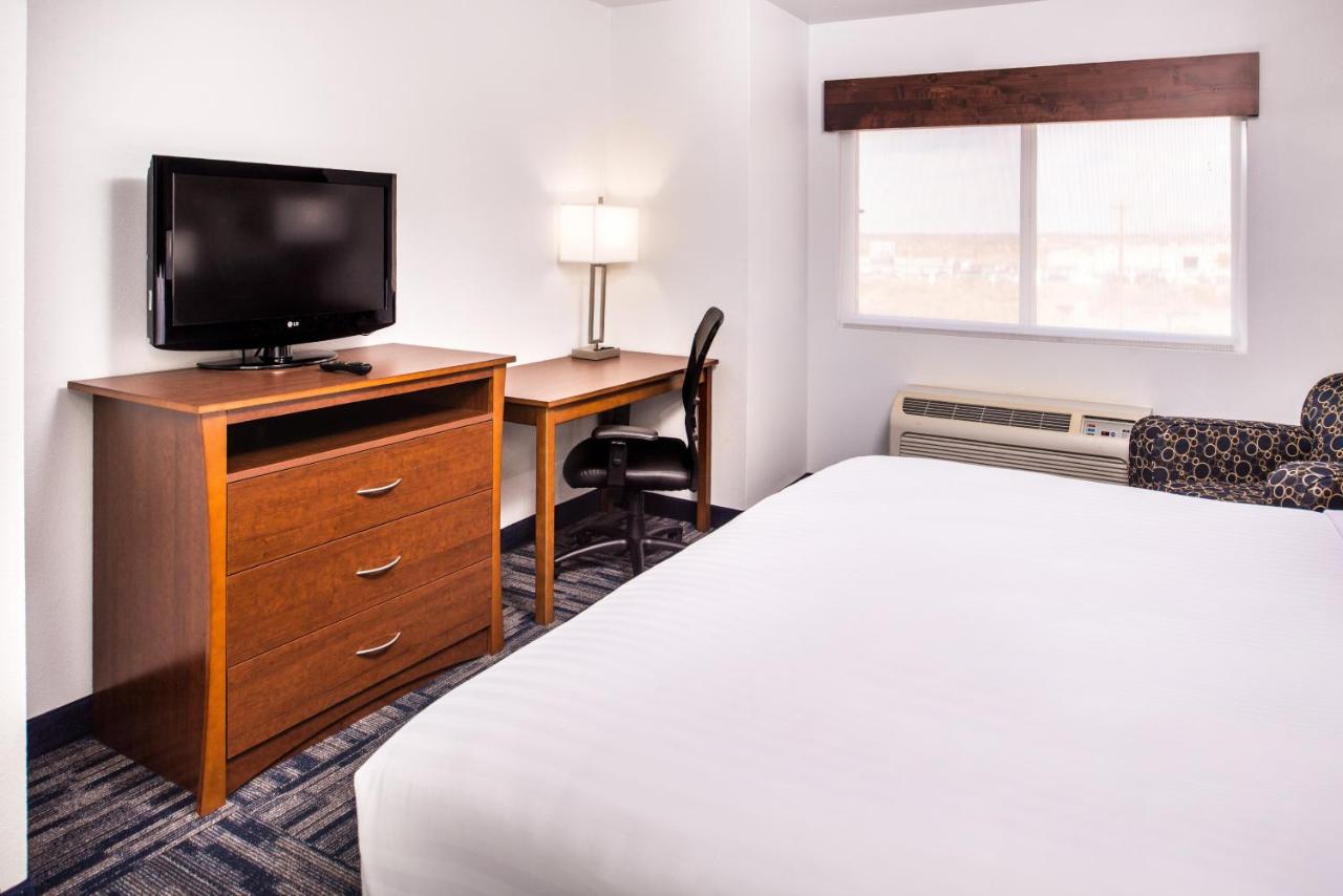 King Room at Holiday Inn Express Hotel & Suites Alamogordo Hwy 54/70 by IHG