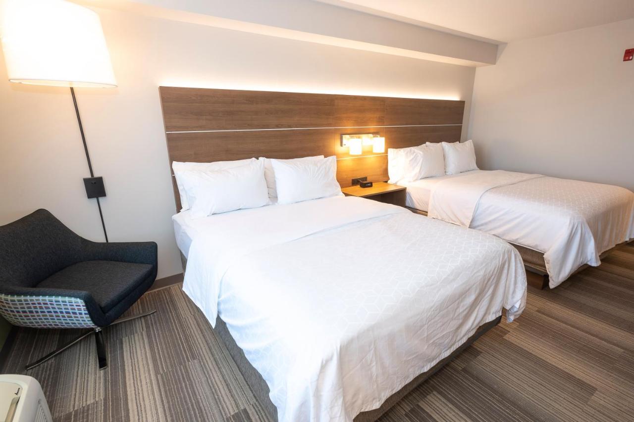 Queen Room with Two Queen Beds at Holiday Inn Express Hotel & Suites Iron Mountain by IHG