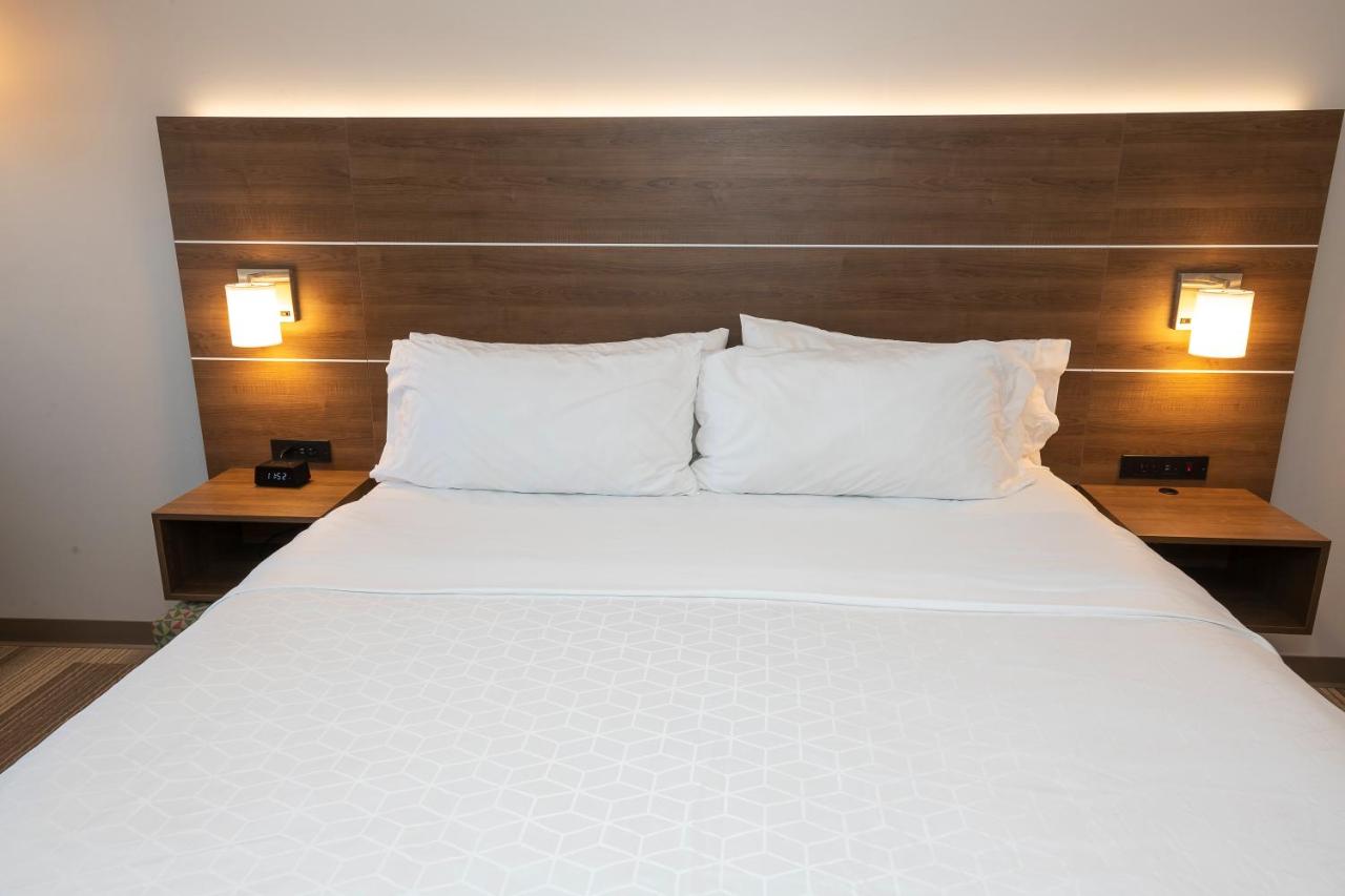 King Room - Non-Smoking at Holiday Inn Express Hotel & Suites Iron Mountain by IHG