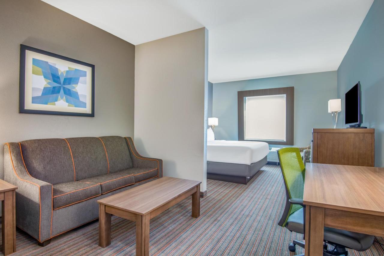 King Room - Disability Access/Roll in Shower at Holiday Inn Express & Suites Stillwater - University Area by IHG