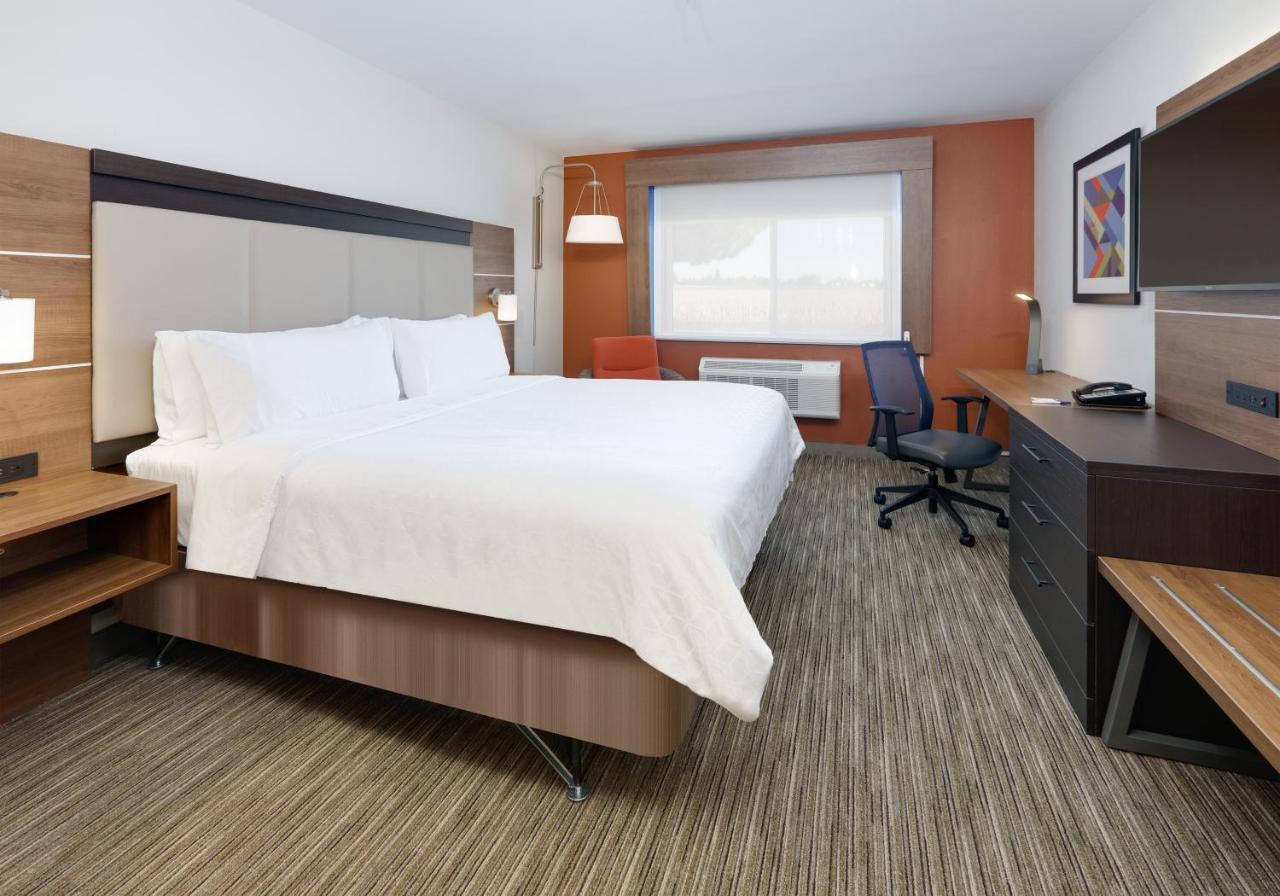 King Room - Disability Access at Holiday Inn Express Hotel & Suites Scottsbluff-Gering by IHG