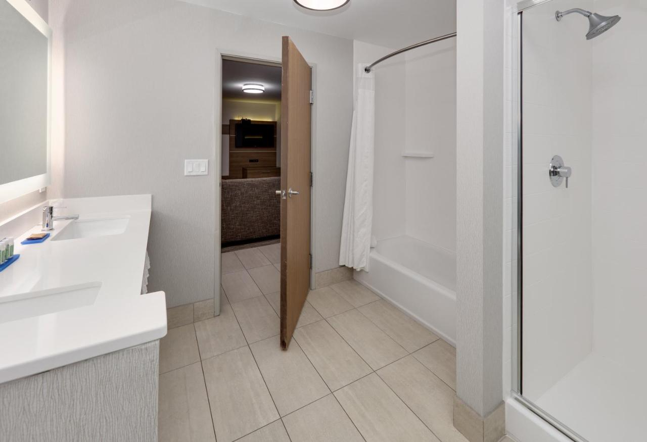 Two-Bedroom Suite at Holiday Inn Express Hotel & Suites Scottsbluff-Gering by IHG