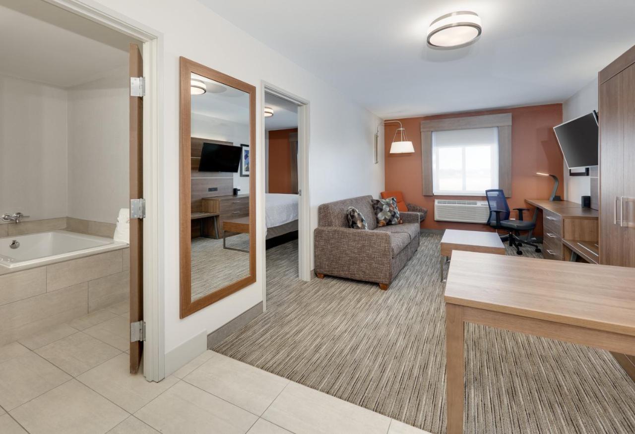 One-Bedroom King Suite at Holiday Inn Express Hotel & Suites Scottsbluff-Gering by IHG