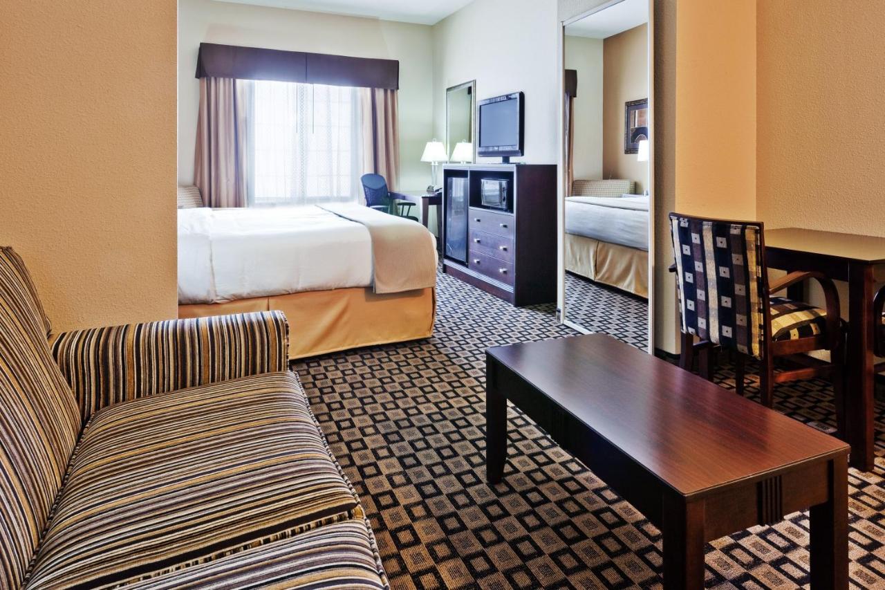 King Suite at Holiday Inn Express Hotel & Suites Clovis by IHG