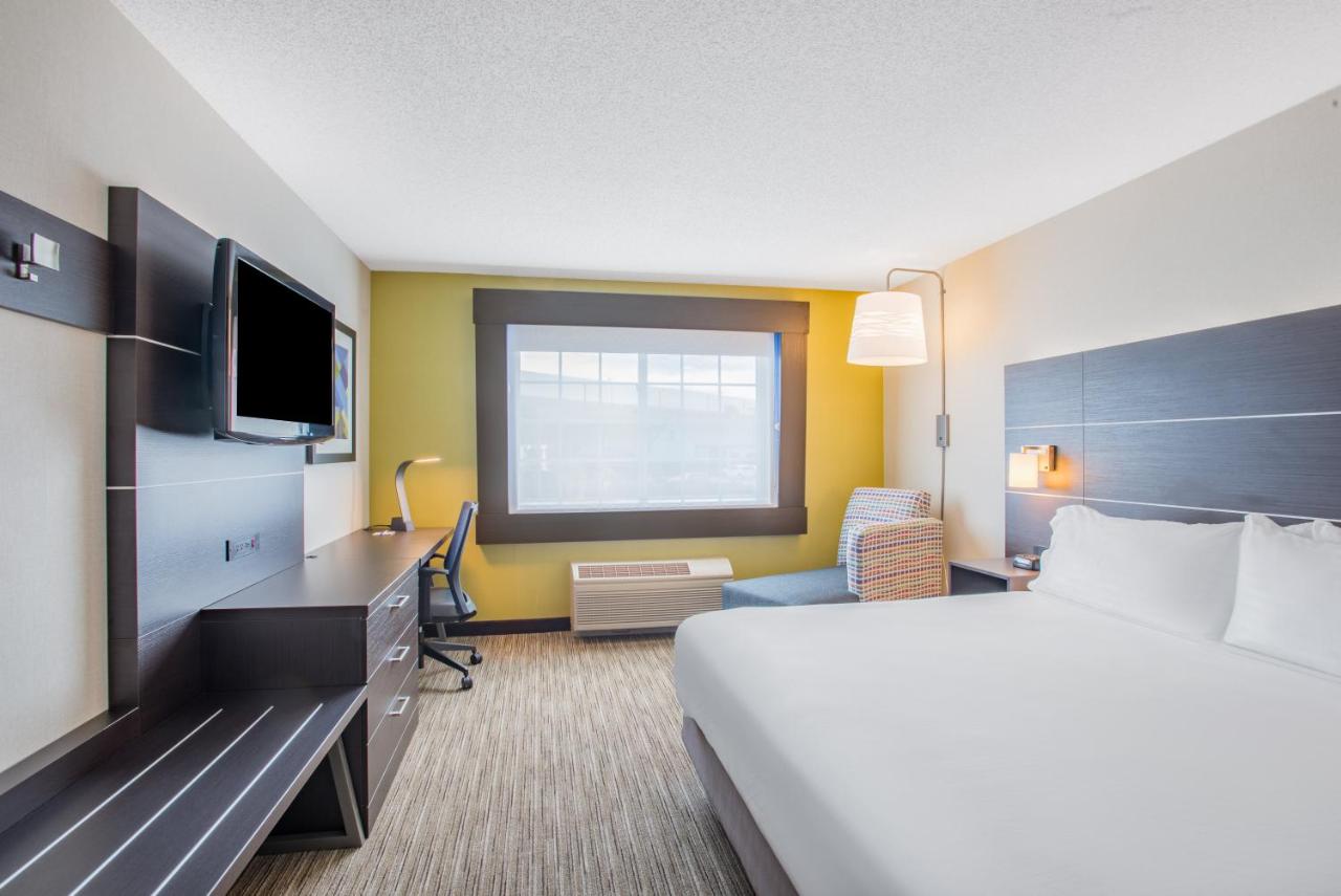 King Room at Holiday Inn Express Hotel & Suites Boston-Marlboro, an IHG Hotel