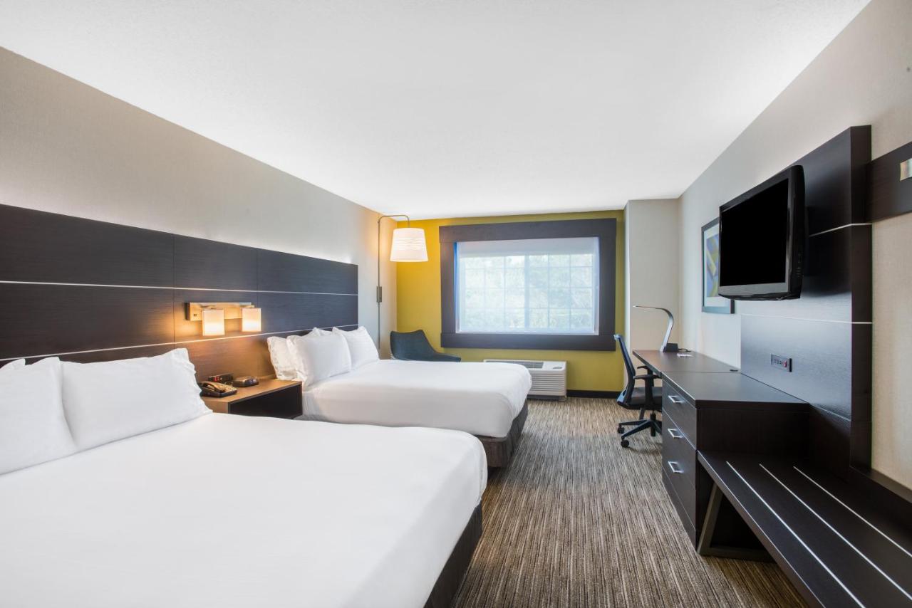 Queen Room with Two Queen Beds - Disability Access at Holiday Inn Express Hotel & Suites Boston-Marlboro, an IHG Hotel