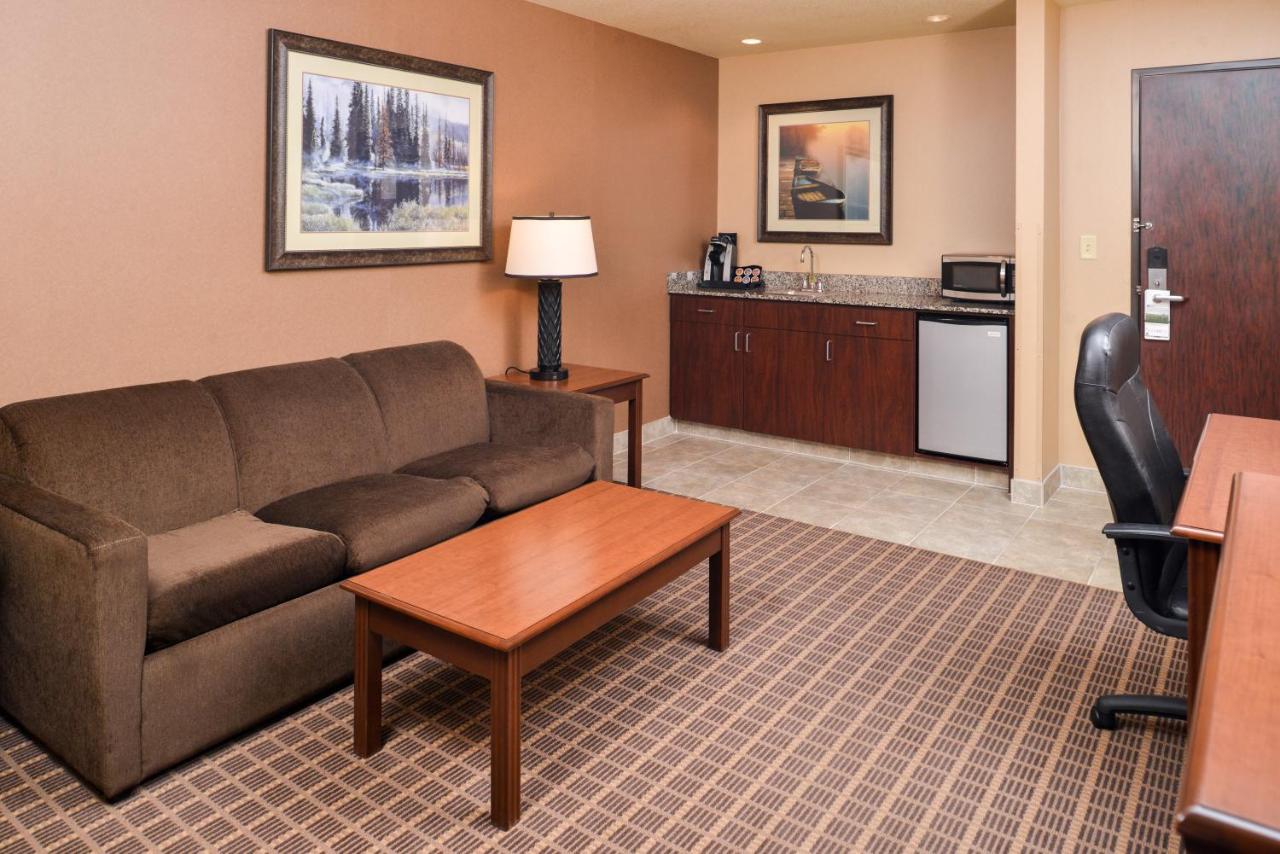 King Suite at The Evergreen Hotel