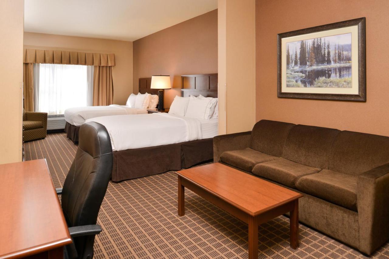 Executive Queen Room with Two Queen Beds at The Evergreen Hotel