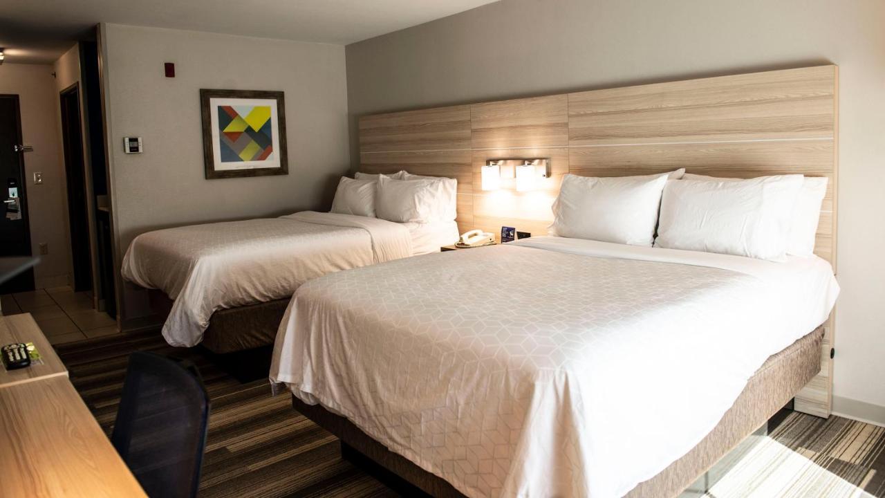 Queen Room with Two Queen Beds at Holiday Inn Express & Suites Sedalia by IHG