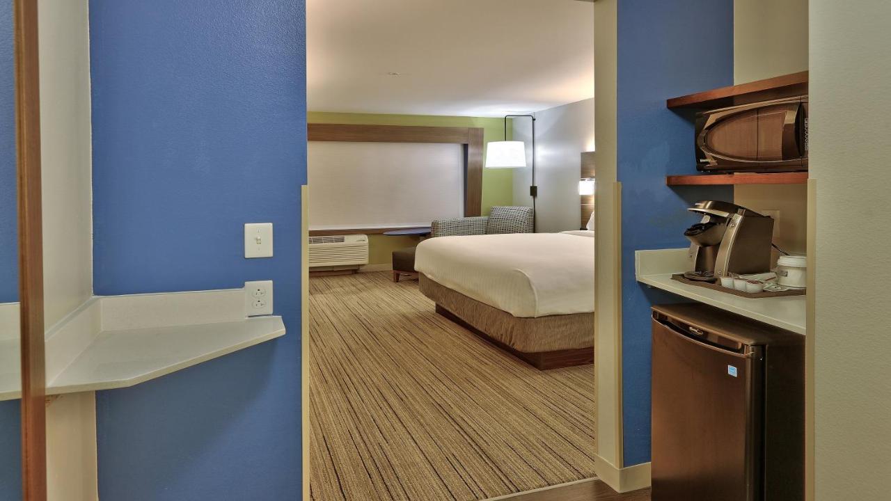 Double or Twin Room at Holiday Inn Express and Suites Broomfield by IHG