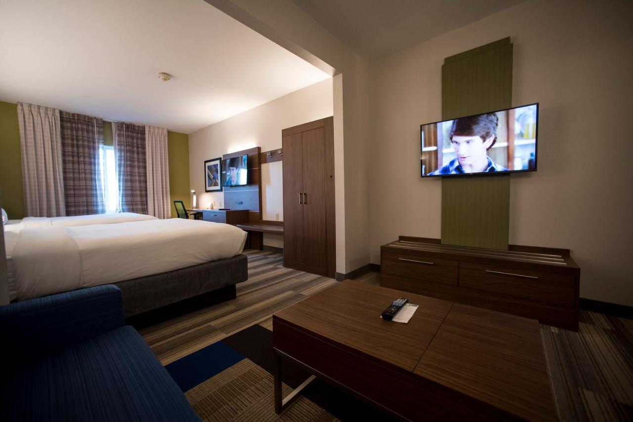 Queen Suite with Two Queen Beds - Non-Smoking at Holiday Inn Express Hotel & Suites Lexington-Downtown by IHG