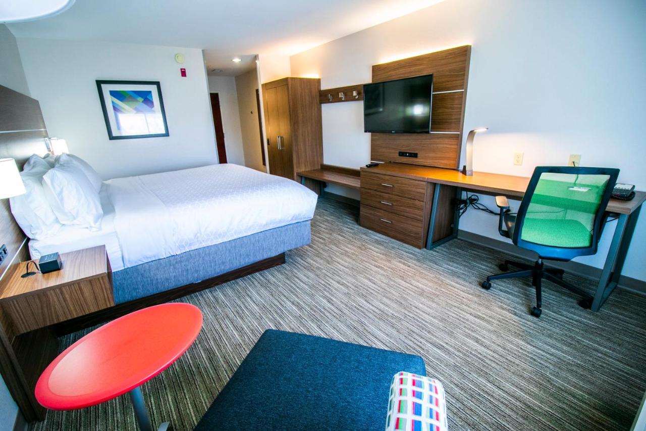 King Room - Non-Smoking at Holiday Inn Express Hotel & Suites, a Baton Rouge-Port Allen by IHG