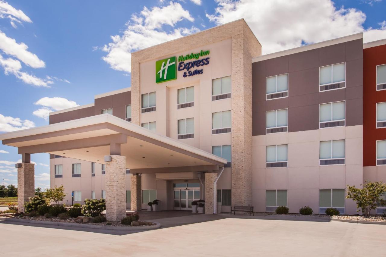  | Holiday Inn Express & Suites Litchfield West
