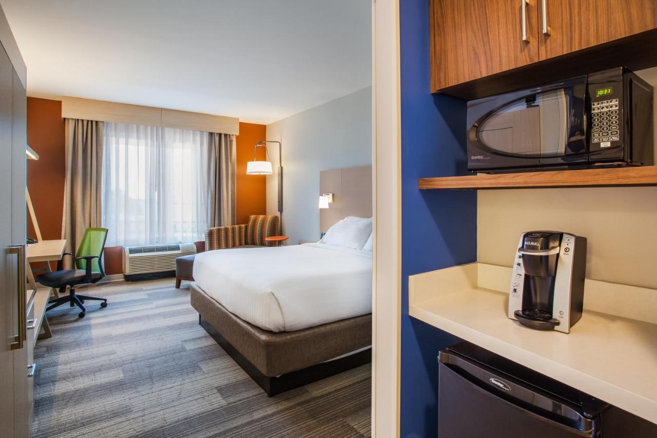 Executive King Room - Non-Smoking at Holiday Inn Express & Suites Lexington Park-California by IHG