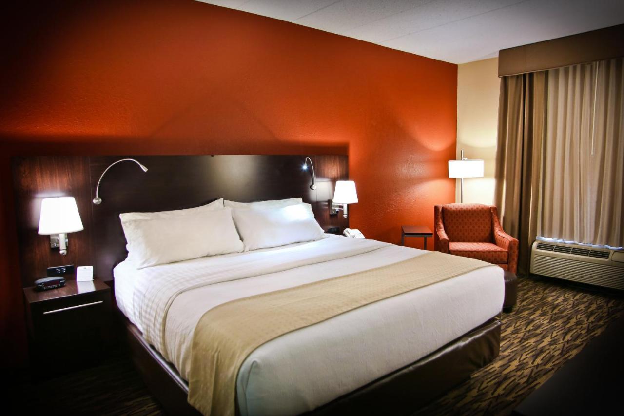 Executive King Room at Holiday Inn Hotel & Suites La Crosse, an IHG Hotel