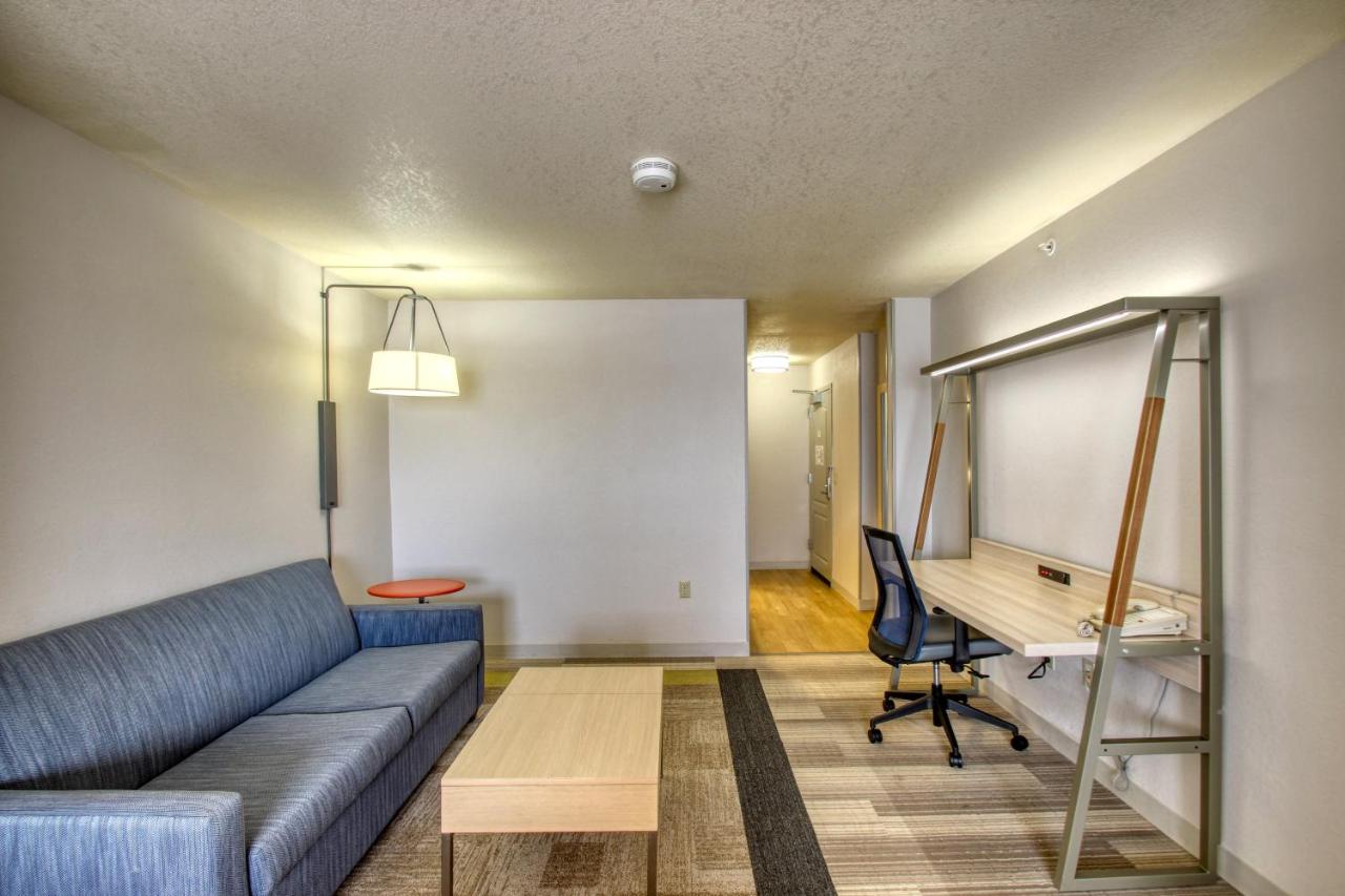 King Suite with Sofa Bed at Holiday Inn Express Hotel & Suites Milwaukee Airport by IHG
