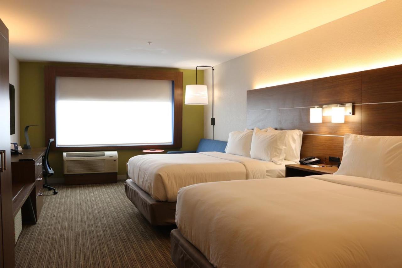  | Holiday Inn Express & Suites Detroit Northwest - Livonia