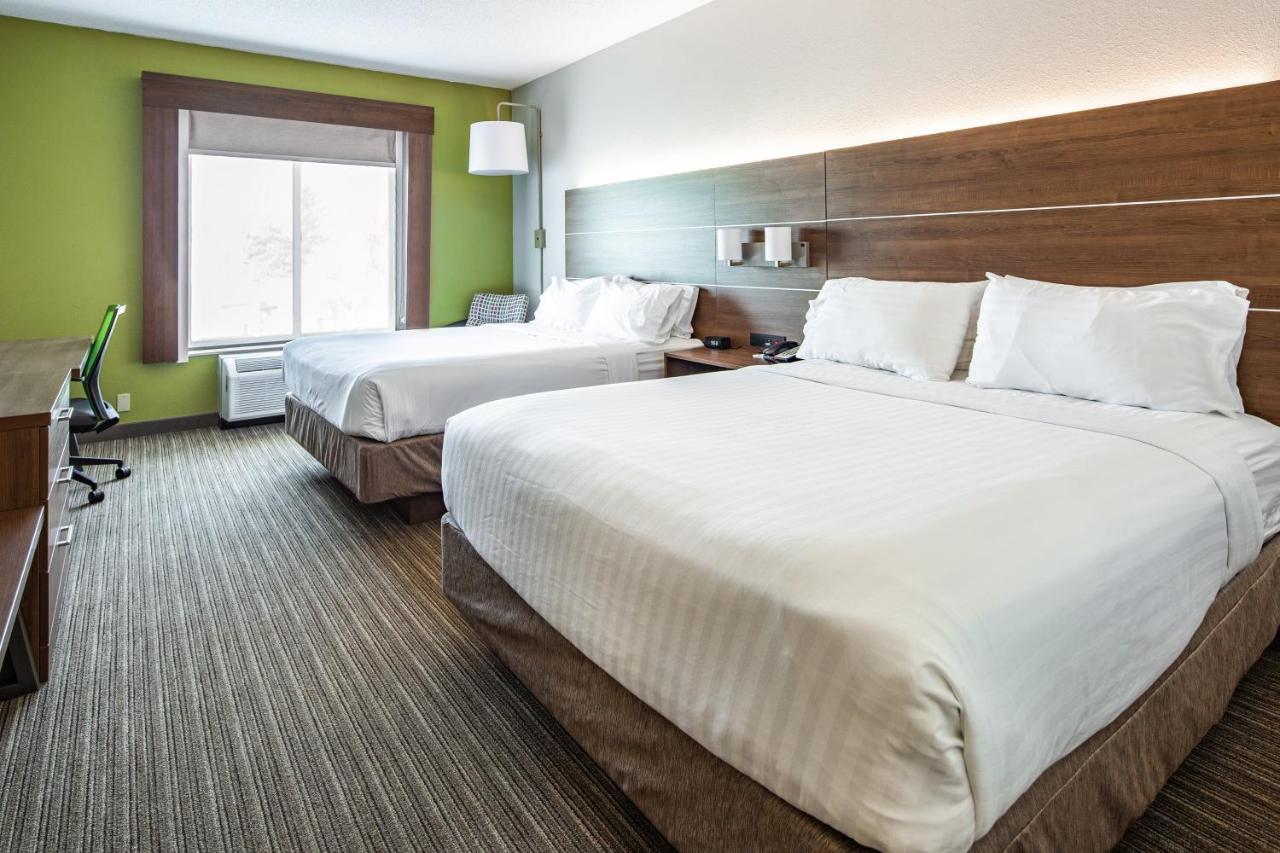 Room with Two Beds - Hearing Accessible - Non-Smoking at Holiday Inn Express & Suites Chattanooga (East Ridge) by IHG