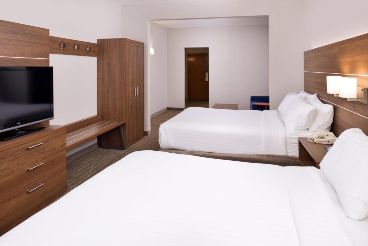 Queen Suite with Sofa Bed - Non-Smoking at Holiday Inn Express & Suites Chattanooga (East Ridge) by IHG