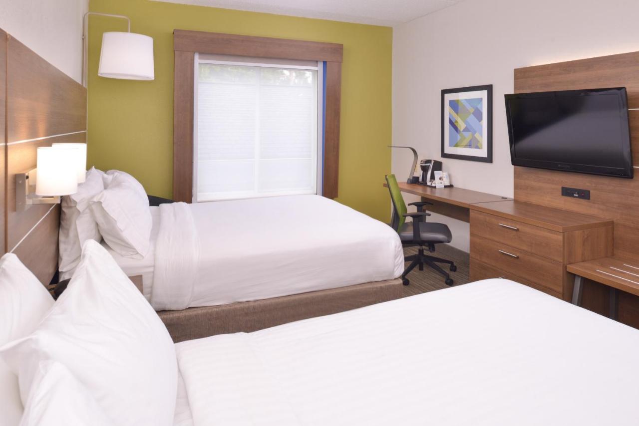 Room with Two Beds - Hearing Accessible - Non-Smoking at Holiday Inn Express & Suites Chattanooga (East Ridge) by IHG