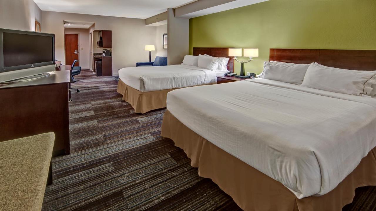 Executive Queen Suite with Two Queen Beds - Non-Smoking at Holiday Inn Express Hotel & Suites Cookeville by IHG