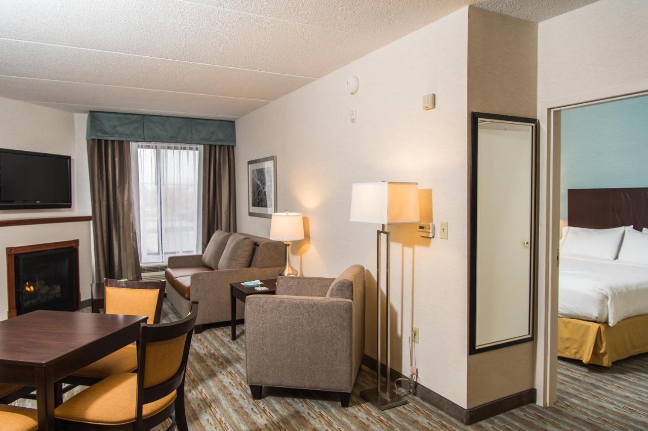  | Holiday Inn Express Hotel & Suites Erie (Summit Township)