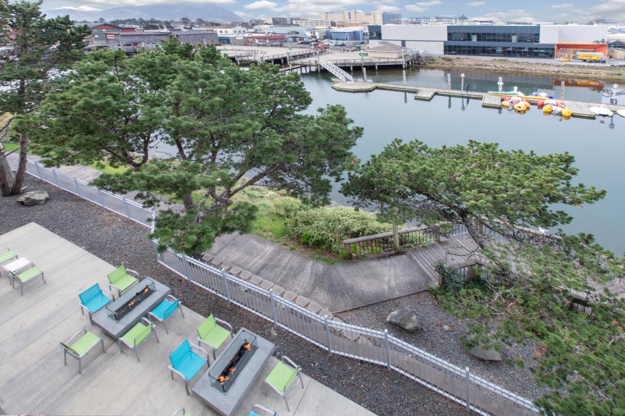 King Room with River View at Holiday Inn Express Hotel & Suites Seaside-Convention Center by IHG