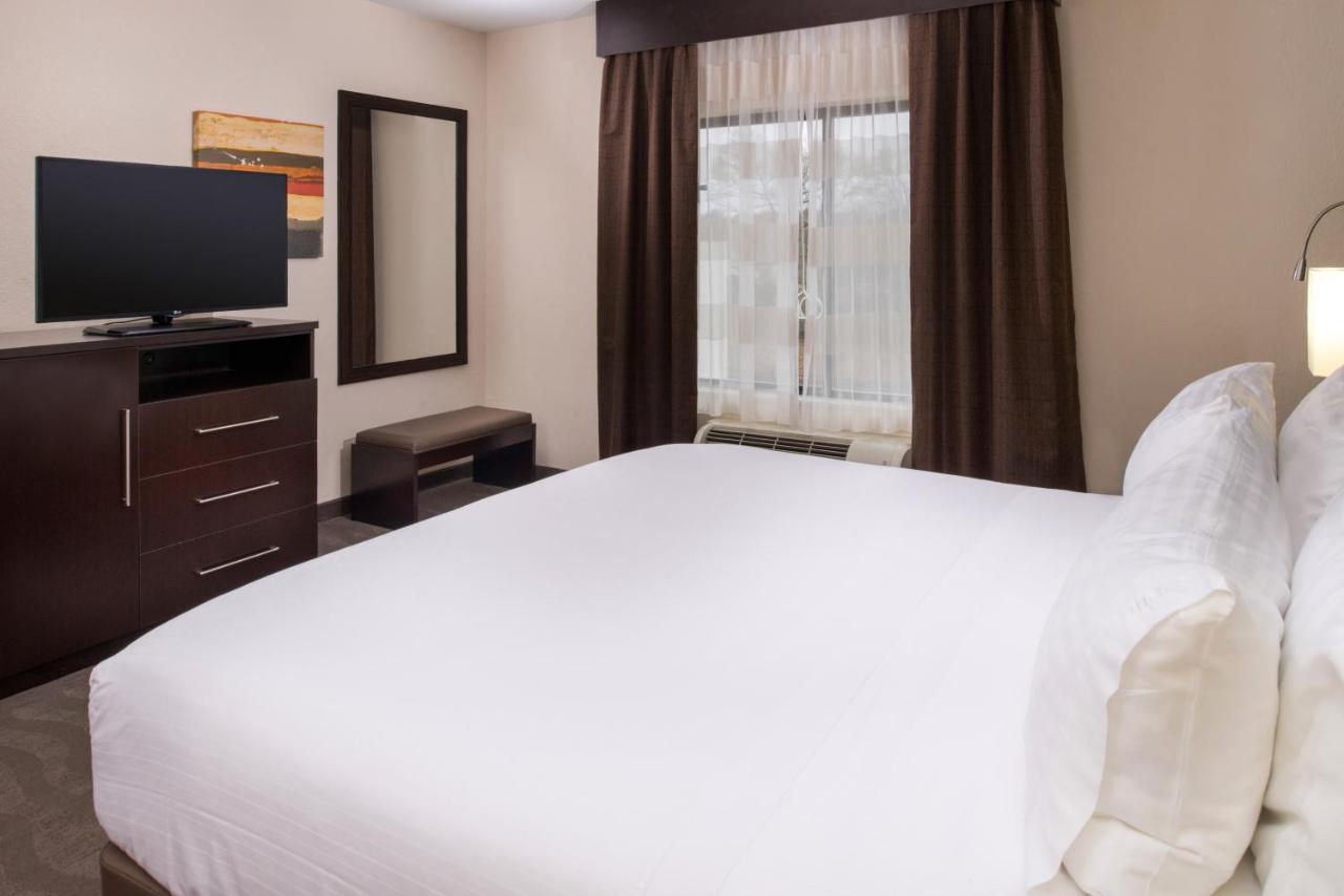  | Holiday Inn Express Hotel & Suites Monroe