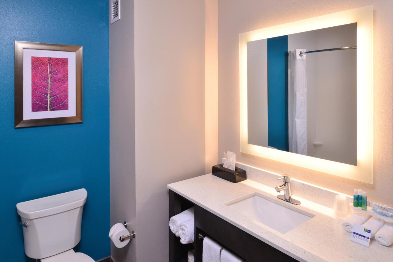 Queen Room with Two Queen Beds at Holiday Inn Express & Suites Bryant - Benton Area, an IHG Hotel