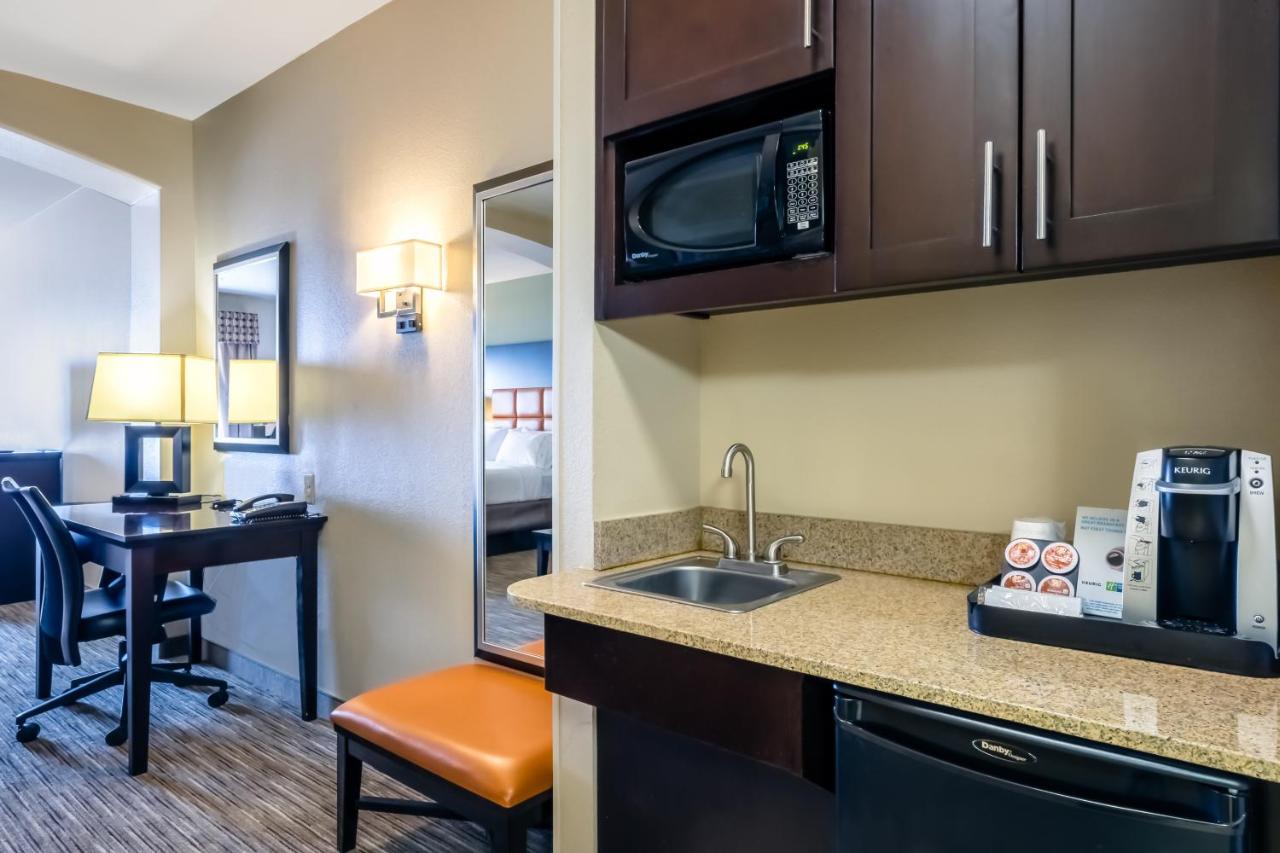  | Holiday Inn Express Hotel & Suites DALLAS WEST