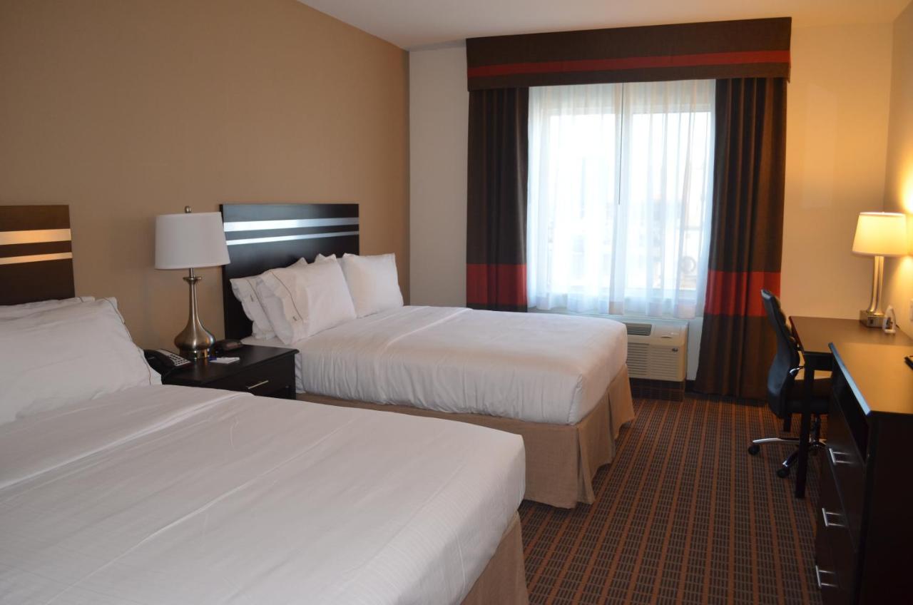 Twin Room - Disability Access at Holiday Inn Express & Suites Golden - Denver Area by IHG