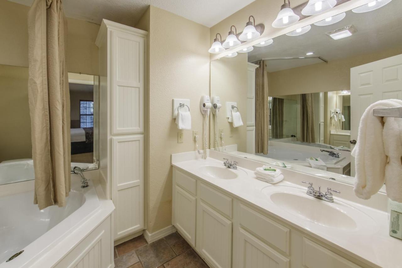 Two-Bedroom Villa Grand with Two King Beds at Holiday Inn Club Vacations Villages Resort at Lake Palestine, an IHG Hotel