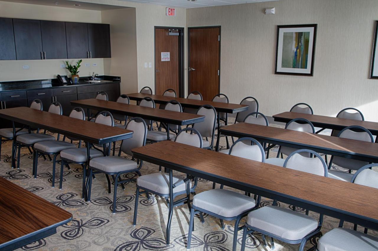  | Holiday Inn Express & Suites Tahlequah