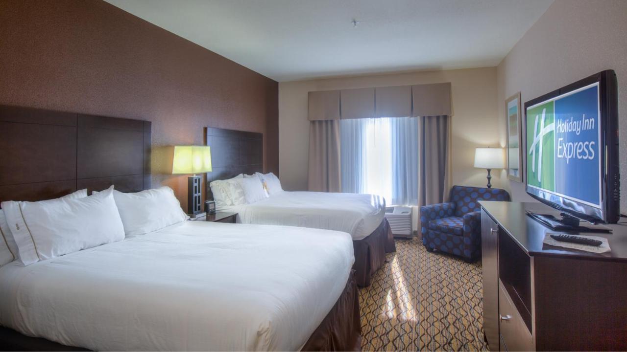 Queen Room with Two Queen Beds at Holiday Inn Express Hotel & Suites Elk City by IHG